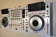 2x Pioneer CDJ-2000 Nexus + 1x DJM-900 Nexus